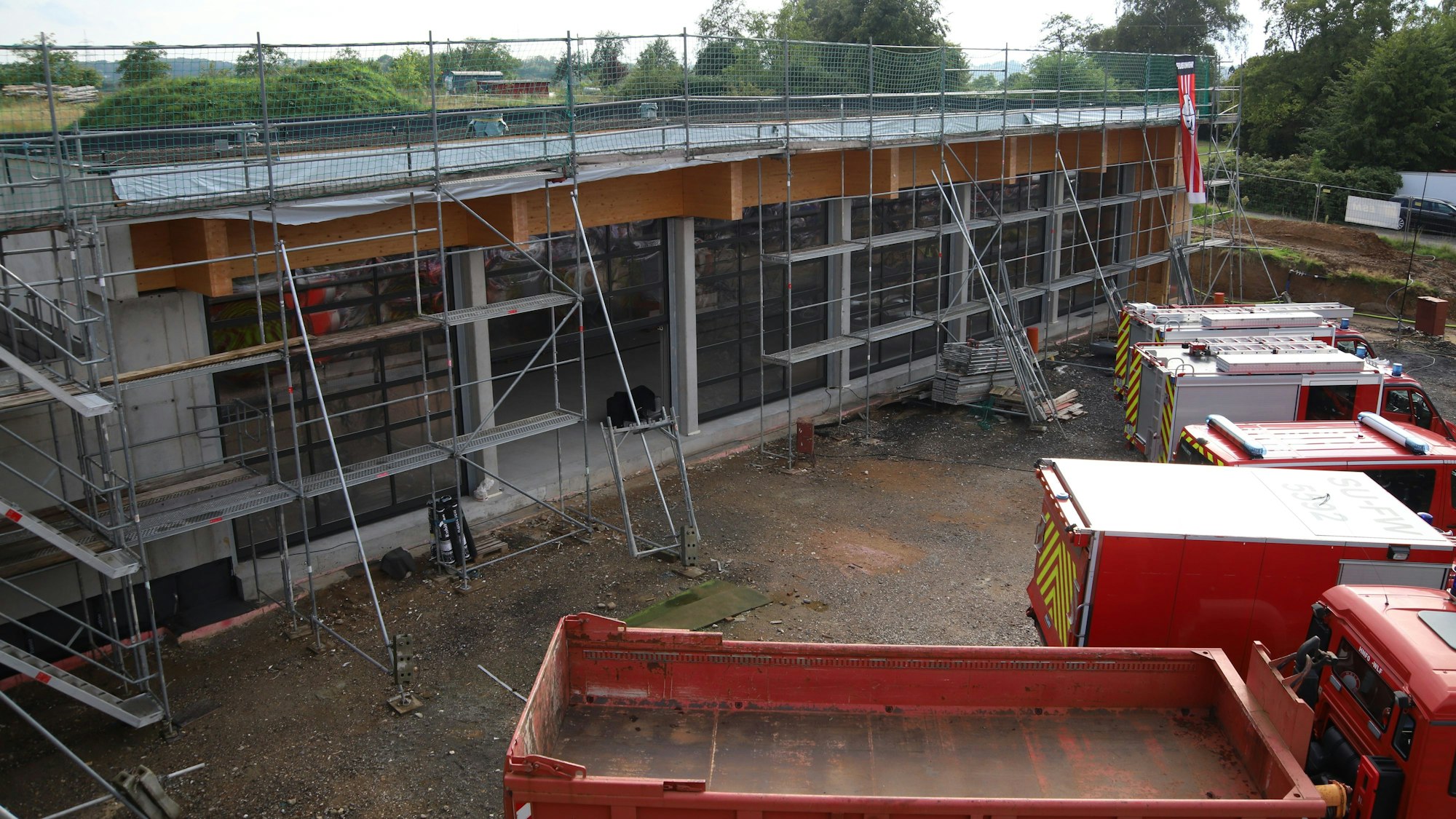 Die Freiwillige Feuerwehr Stadt Blankenberg richtete das Richtfest für ihr neues Feuerwehrgerätehaus aus.