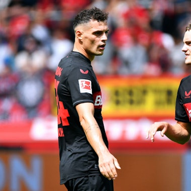 Granit Xhaka (l.) und Florian Wirtz.