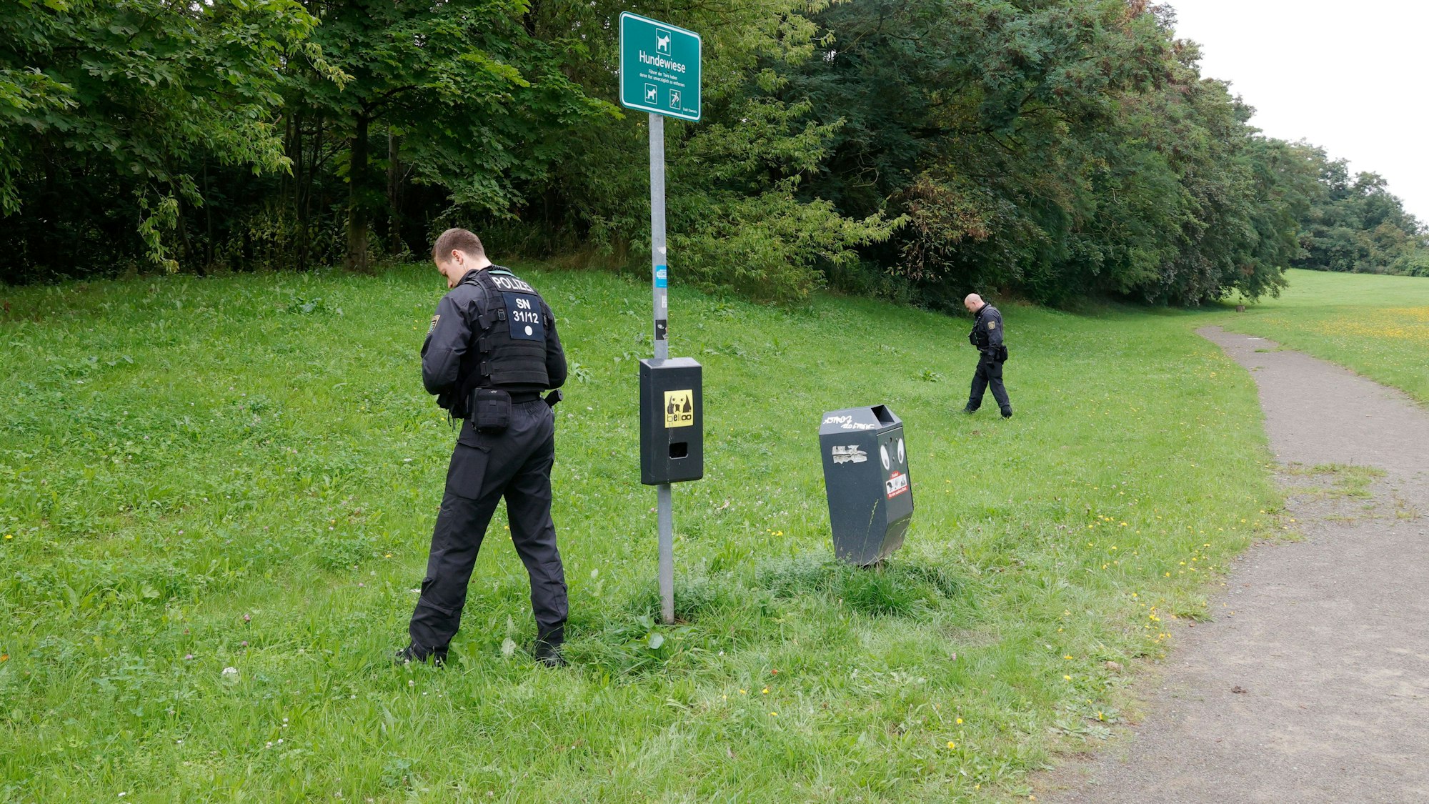 Chemnitz, Überfall In der Nacht zum Mittwoch wurde in Chemnitz auf der Helbersdorfer Straße, Höhe Tennisplätze im Stadtpark, eine Person überfallen.