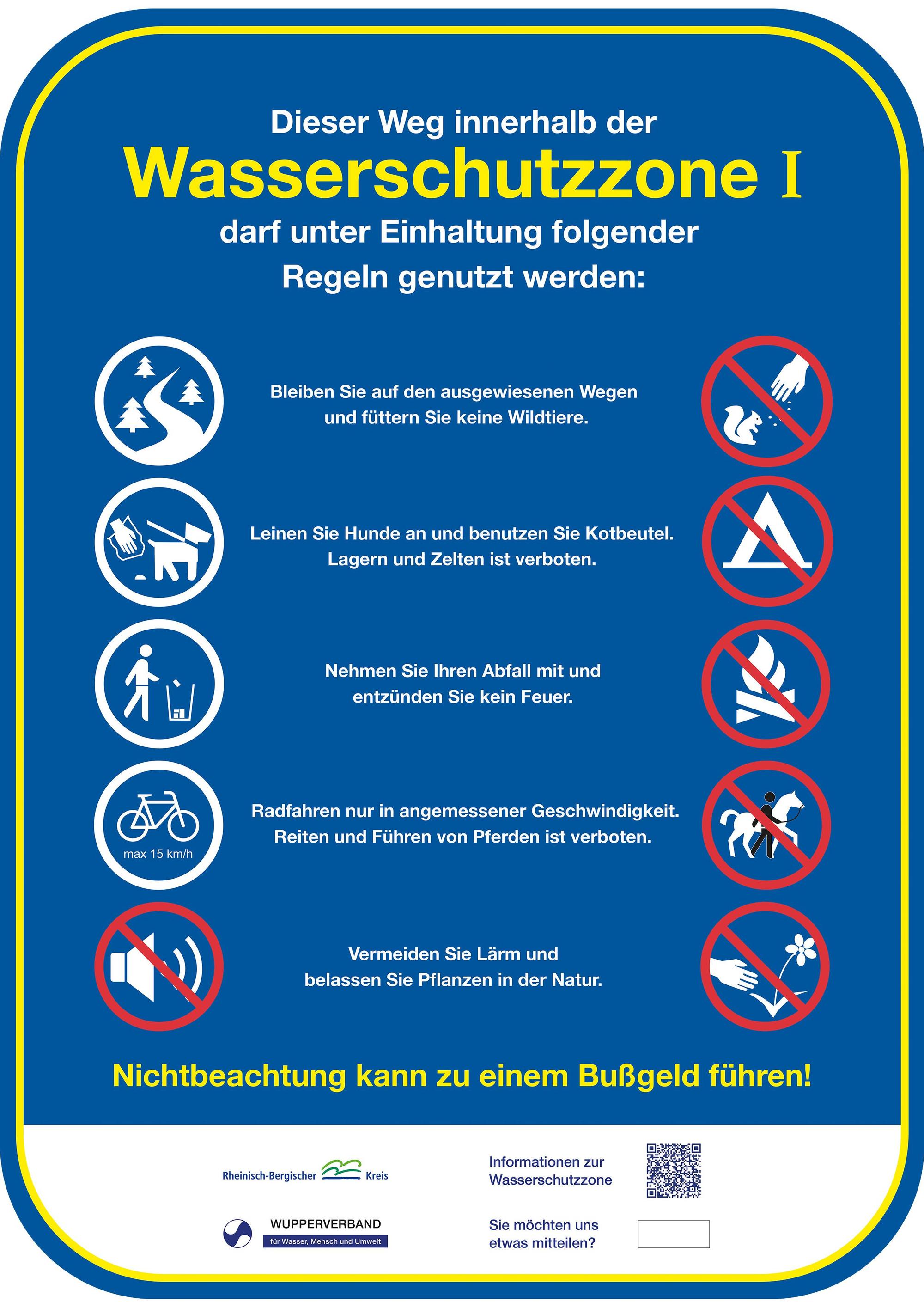 Auf einem Schild wird erklärt, was an der Großen Dhünn-Talsperre erlaub ist und was nicht.