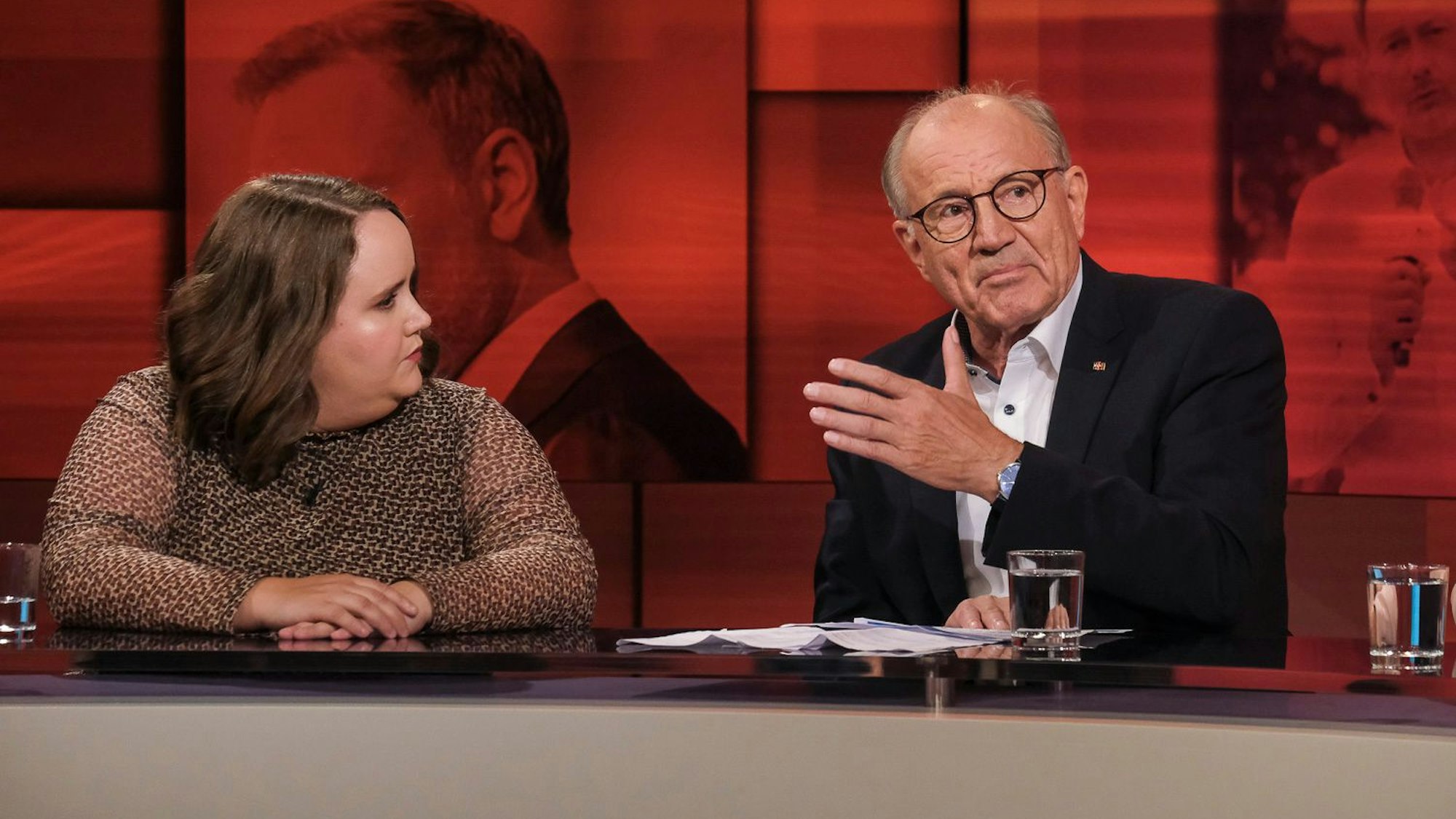 ARD/"hart aber fair" vom 28.08.2023
abgebildete Personen v.l.n.r. Ricarda Lang (DIE GRÜNEN, Bundesvorsitzende), Heinz Hilgers (Ehrenpräsident des Kinderschutzbundes)