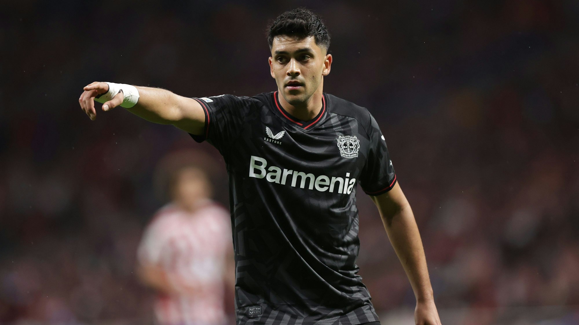 Nadiem Amiri spielt seit 2019 bei Bayer Leverkusen. Sein Vertrag läuft 2024 aus – das letzte Jahr in der Werkself könnte er überwiegend auf der Ersatzbank verbringen.