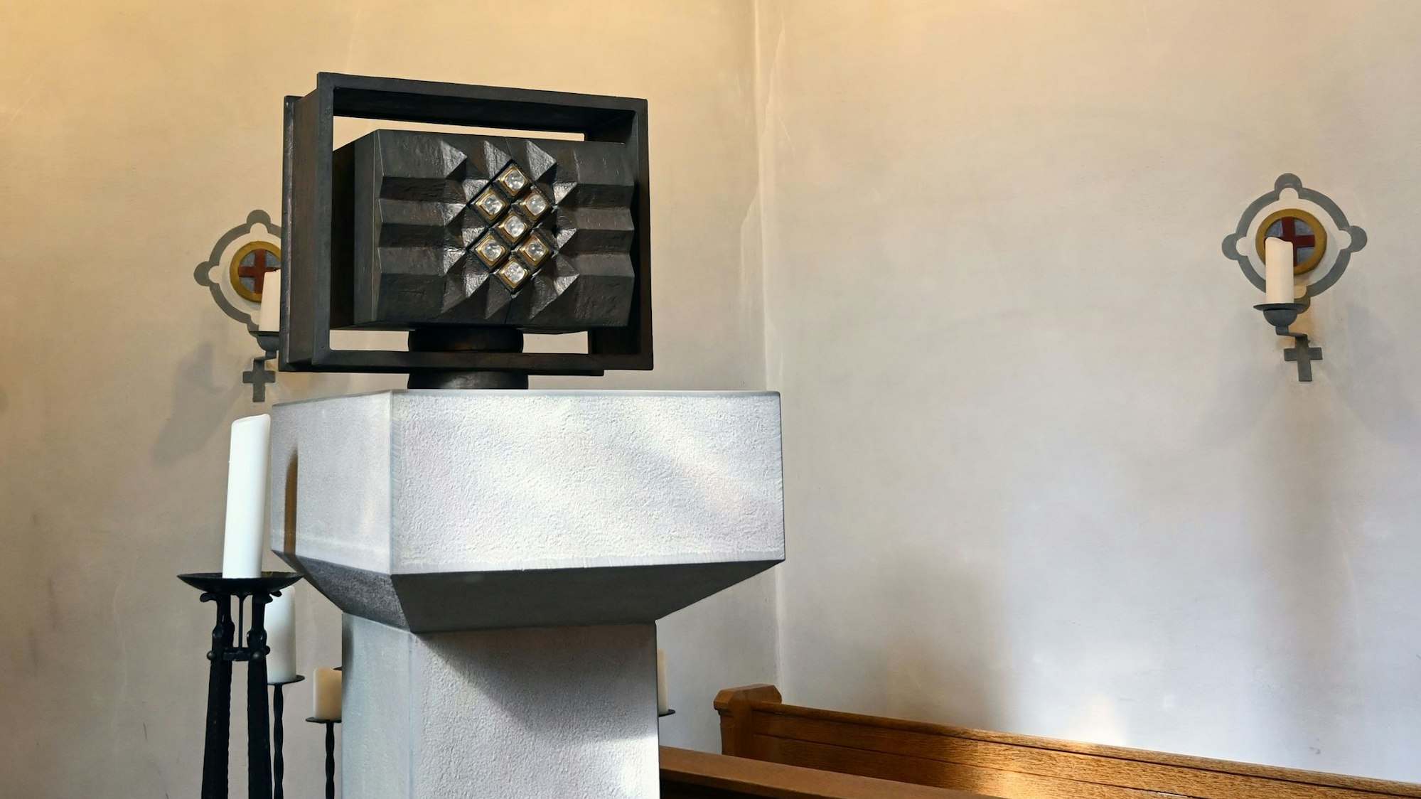 Die geistlichen Ausstattungselemente der Christ-König-Kirche sollen erhalten werden und schon bald einen neuen Standort finden.