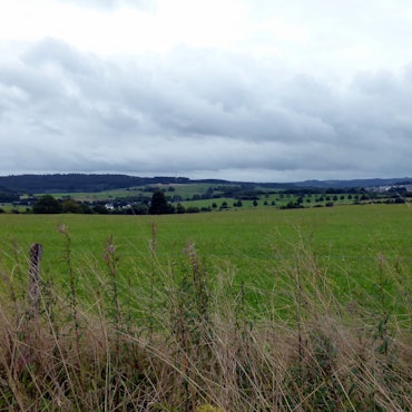 Ausblick auf eine Landschaft in der Eifel