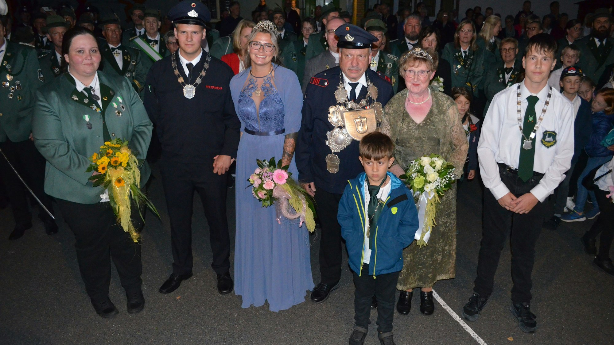 Das Foto zeigt die neuen Majestäten der Agathaberger Schützen.