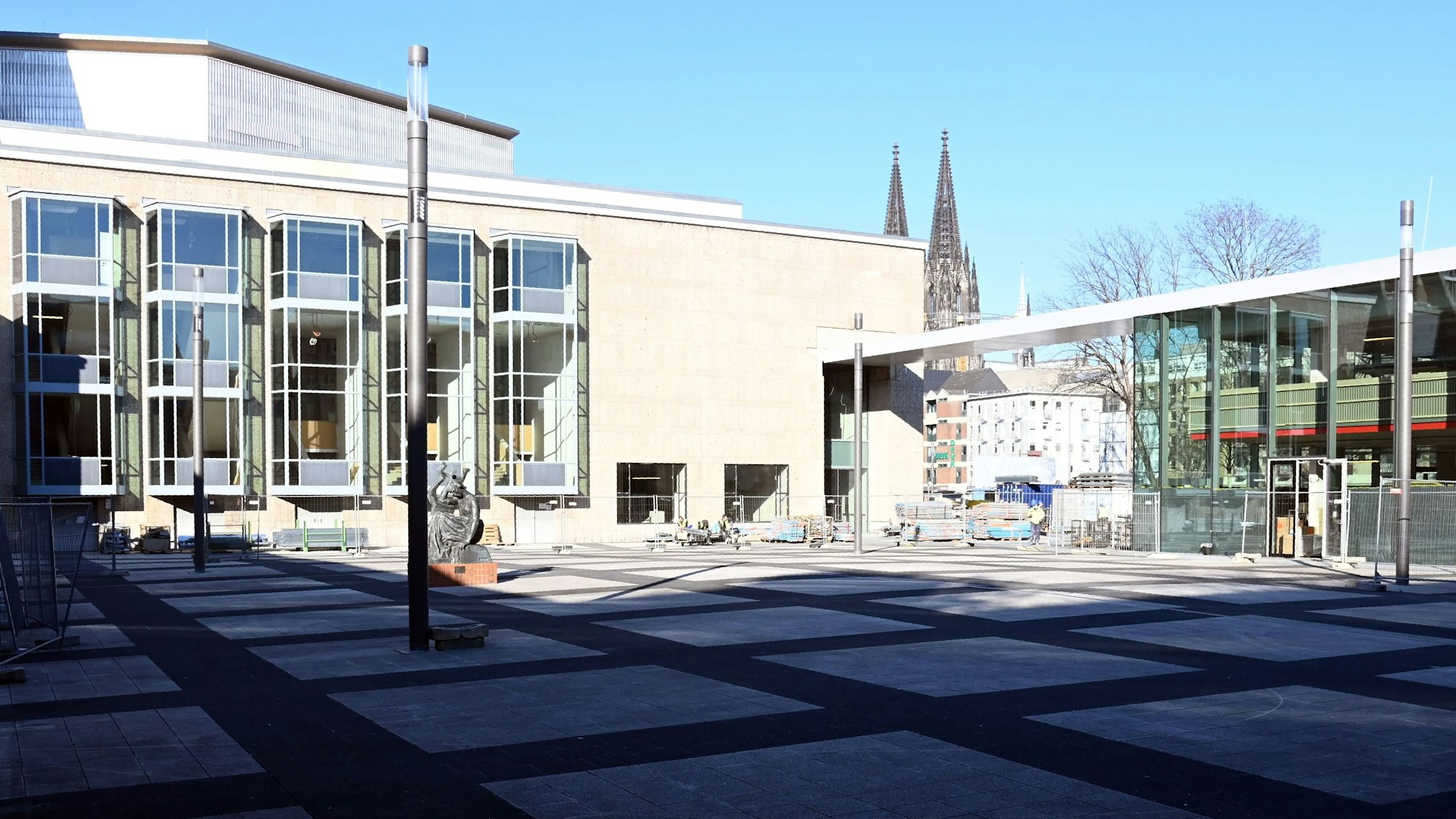 Der kleine Offenbach Platz soll Dirk-Bach-Platz heißen.