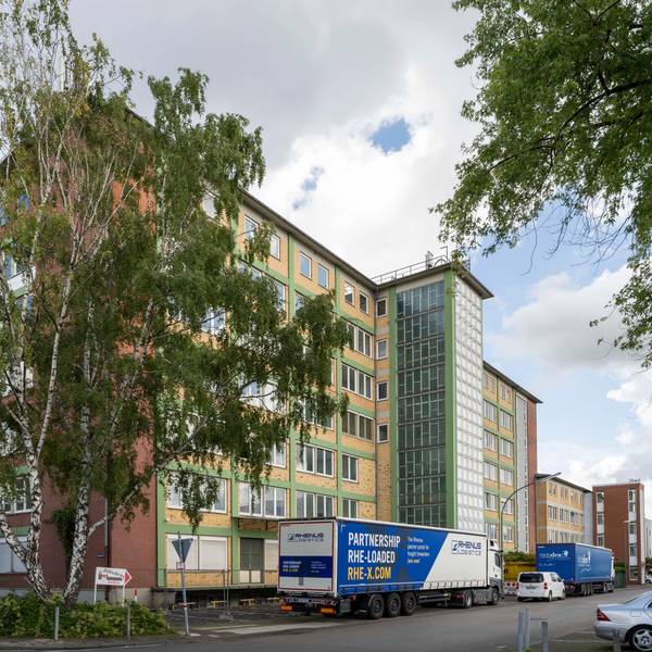 Das Gebäude Delmenhorster Str. 20 in Niehl, die Stadt Köln möchte hier umbauen und ein Kulturraumzentrum Niehl mit Ateliers und Tanzräumen einrichten.