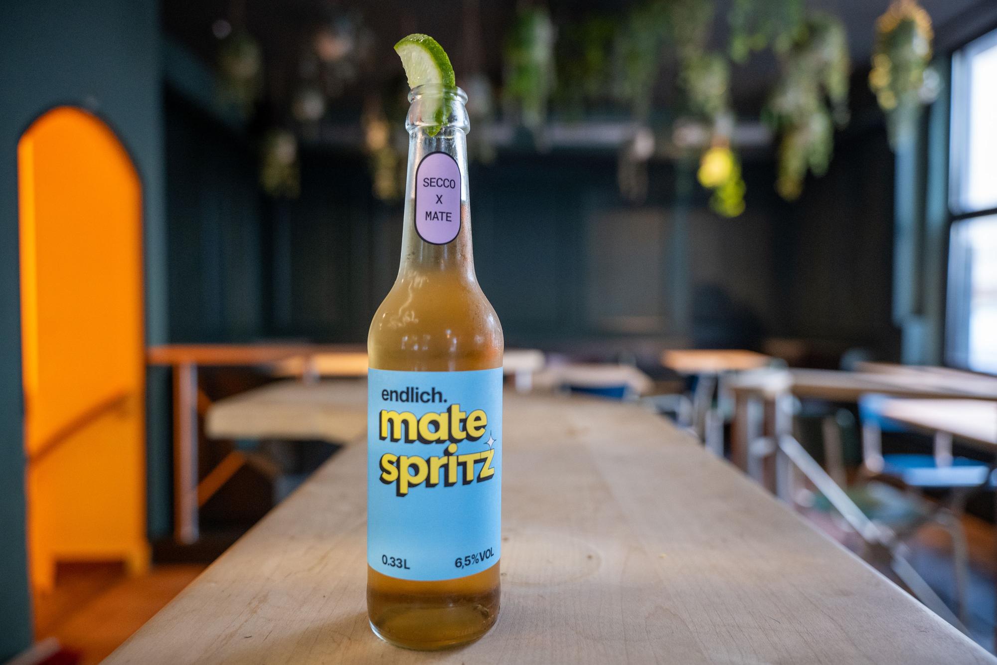 „Mate Spritz“ ist eine Mischung aus Mate und Secco.