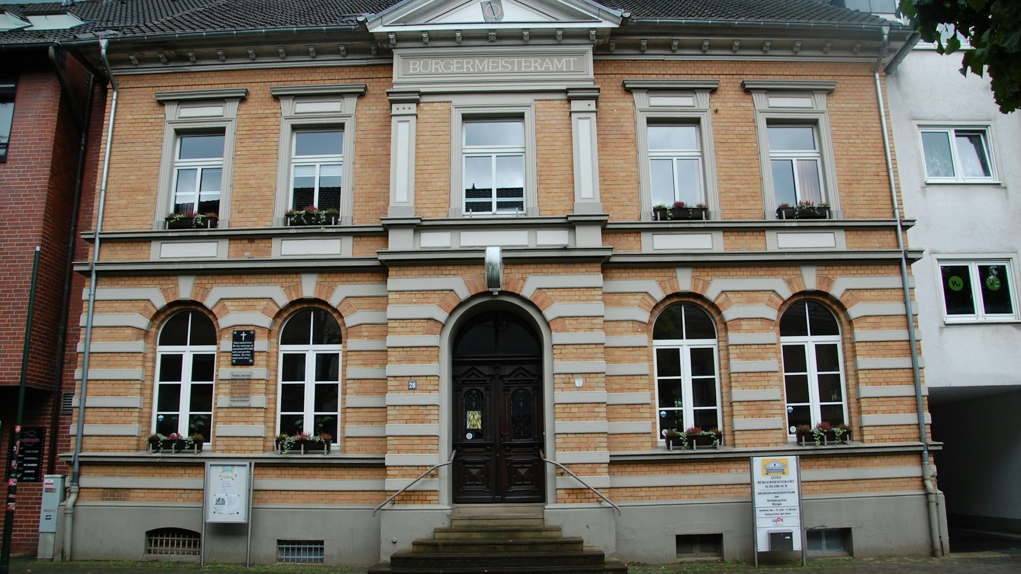 Am Freitag öffnet das schwer von der Flut 2021 beschädigte Alte Bürgermeisteramt in Schlebusch wieder.