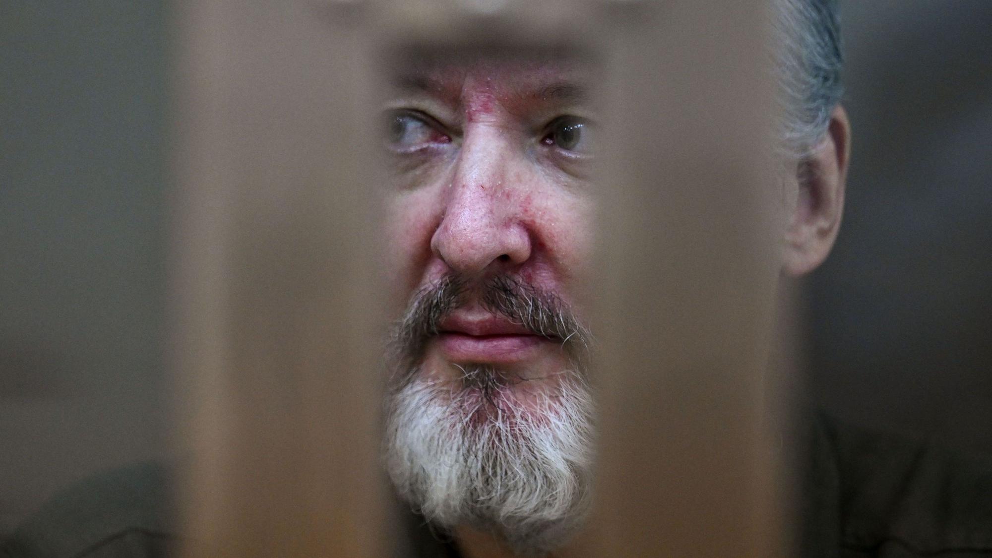 Der ehemalige GRU-Offizier und gesuchte Terrorist Igor Girkin, auch als „Strelkow“ bekannt, will Nachfolger des „inkompetenten“ russischen Präsidenten Wladimir Putin werden. Derzeit befindet Girkin sich in Untersuchungshaft.