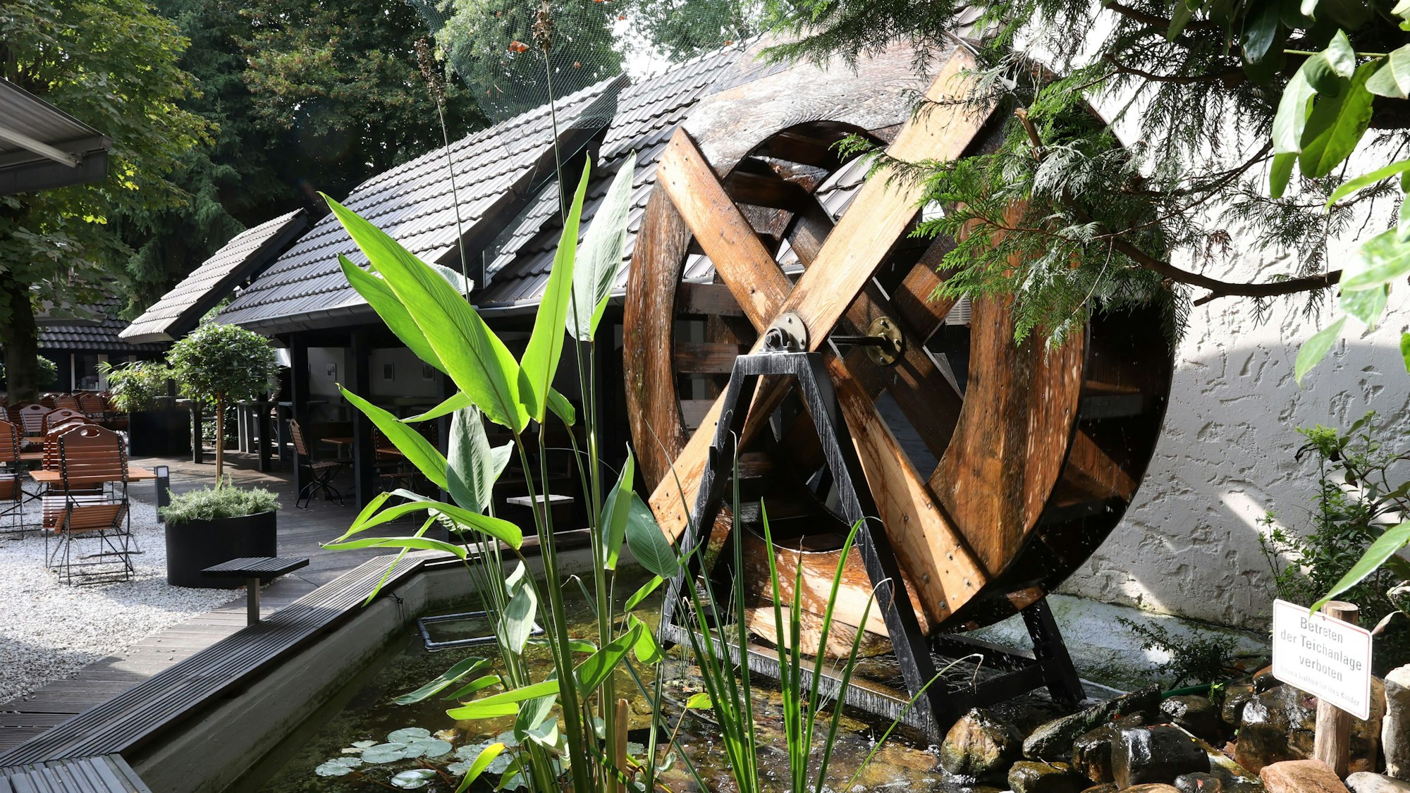 Das Mühlenrad der Decksteiner Mühle