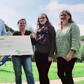 von links: Maren Sartory (Projektmitarbeiterin), Manfred Belle (Stiftung), Marianne Ackermann (1. Vorsitzende des Fördervereins), Sandra Klintworth (stellvertretende Leiterin des Naturgutes), Ute Rommeswinkel (Naturgut Ophoven).