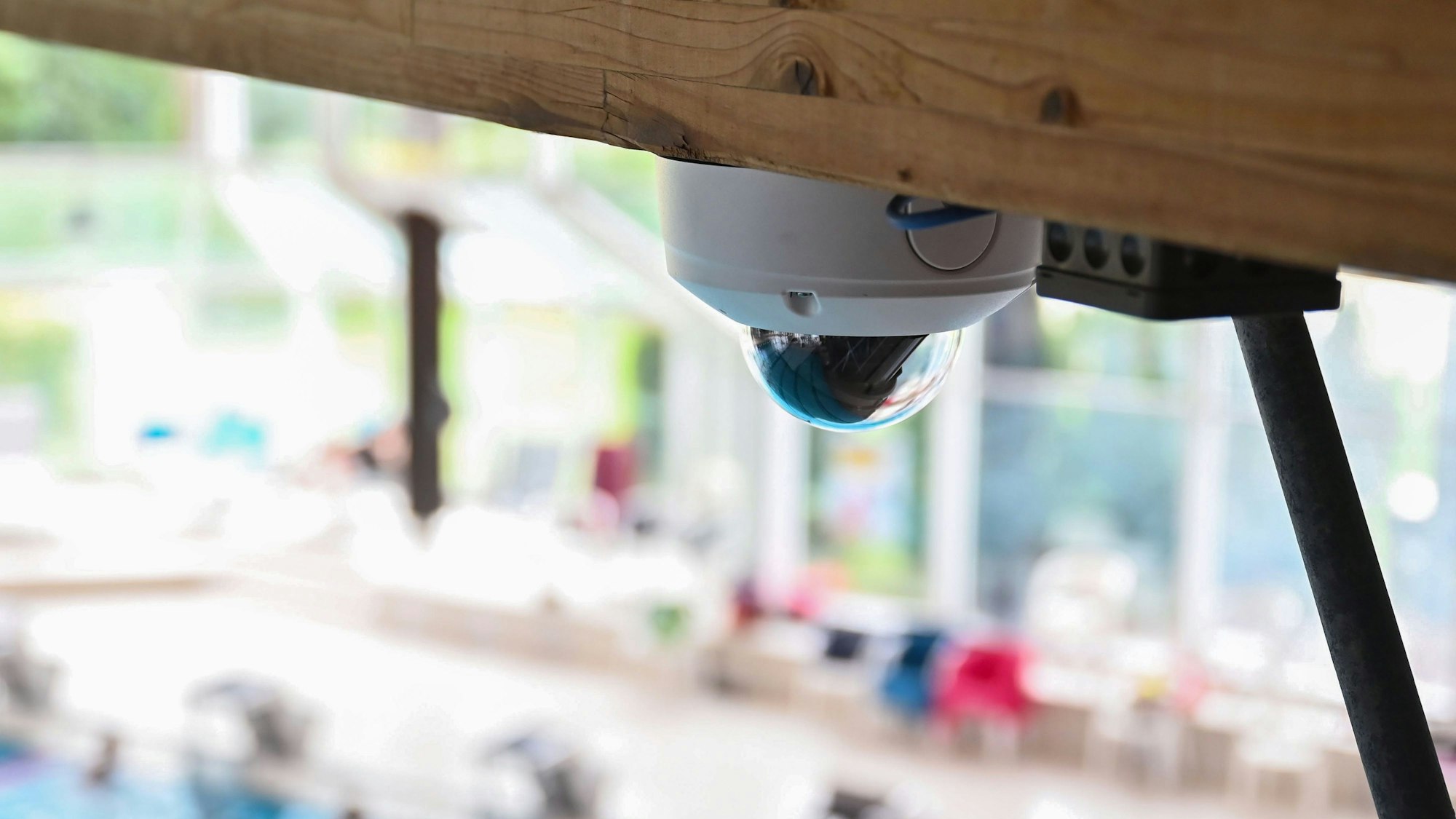 Im Panorama-Bad in Freudenstadt ist eine Videokamera angebracht.