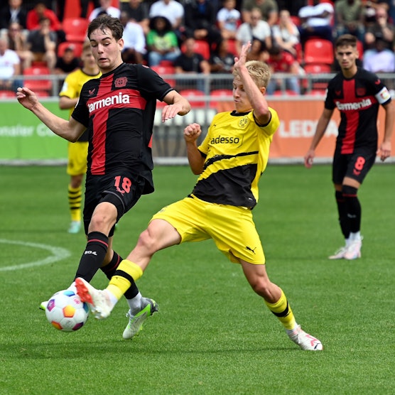 13.08.2023, Fussball-U19-Bayer 04-Dortmund
links: Reno Münz (Bayer)
Foto: Uli Herhaus