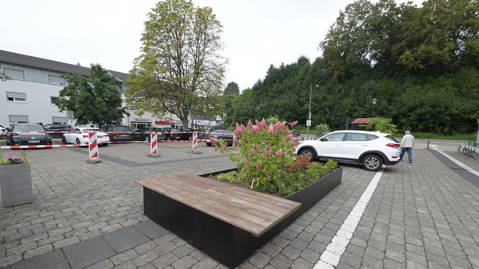 Das Foto zeigt den Karlheinz-Stockhausen-Platz