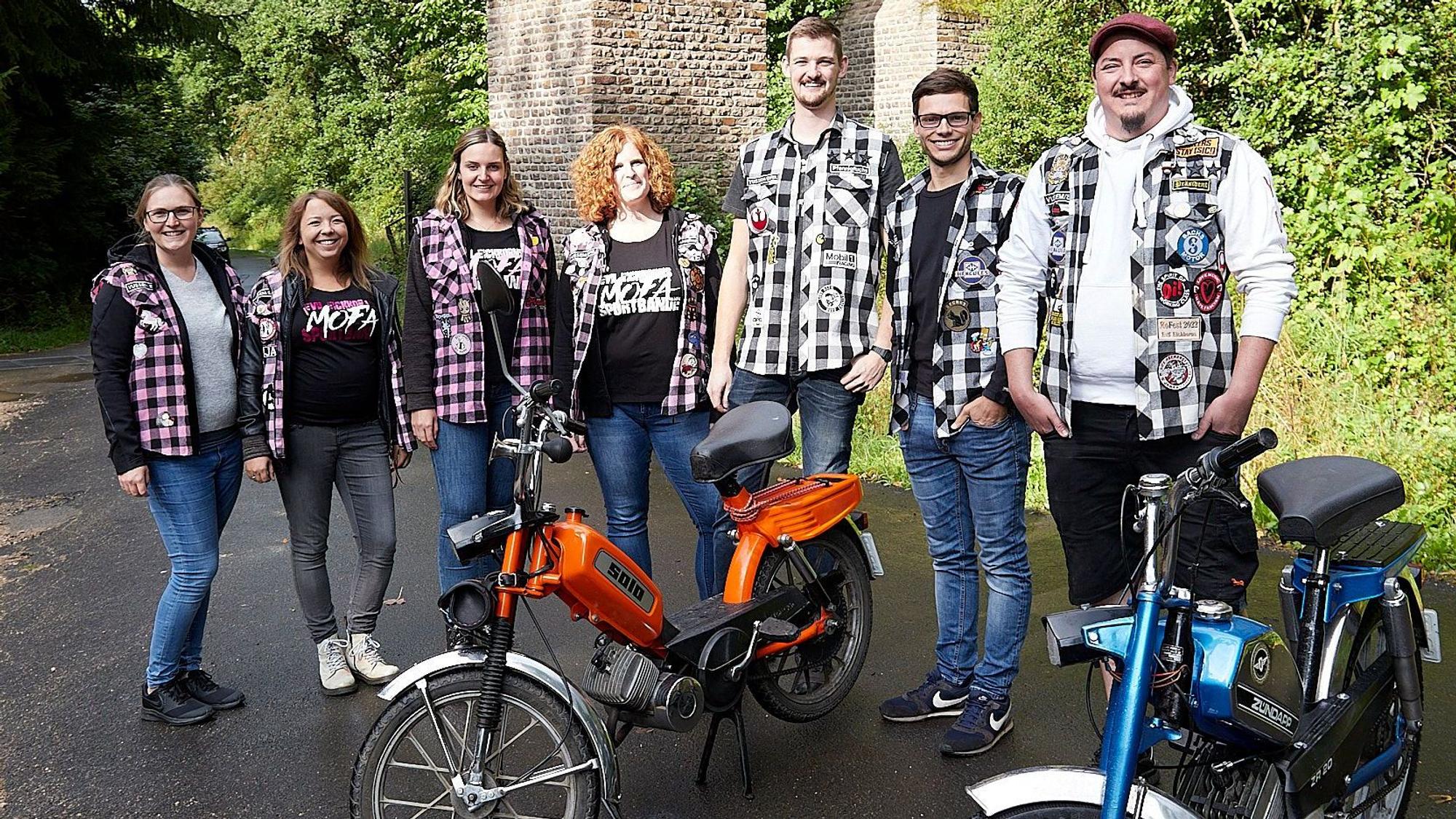 Drei Tage lang feiern die Mofafans von den Evil Eichhorns ihr bevorzugtes Fortbewegungsmittel beim „Mofest“ auf dem Sportplatz in Vussem.