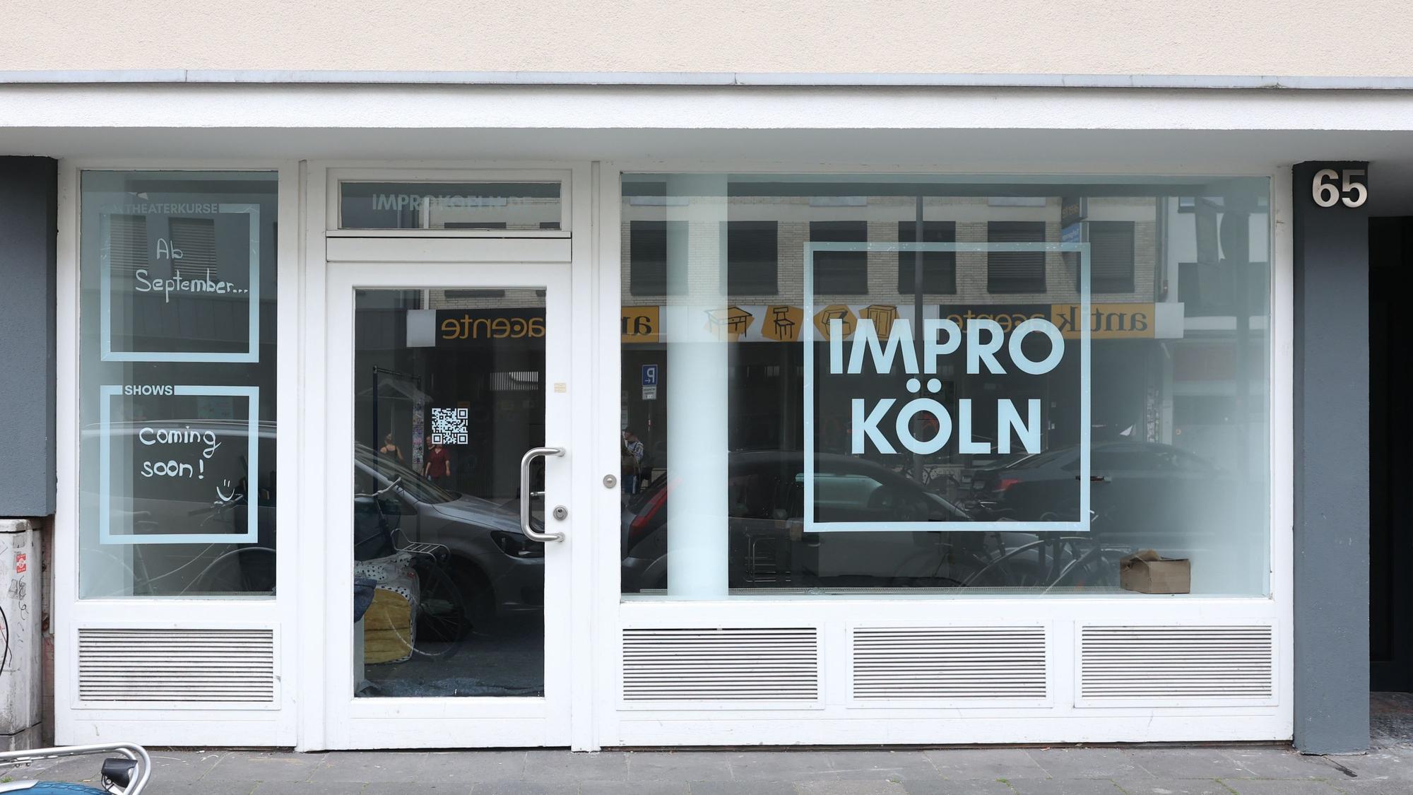 29.08.2023
Köln:
Kölnerin will neues Impro-Theater mit dem Namen Impro Köln an der Aachener Straße 65 bauen. Besuch auf der Baustelle.
Foto: Martina Goyert