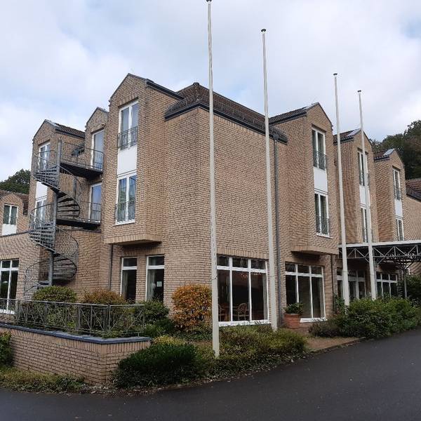 Das Waldhotel Grunge soll abgerissen werden, auf dem Grundstück Mehrfamilienhäuser entstehen.
