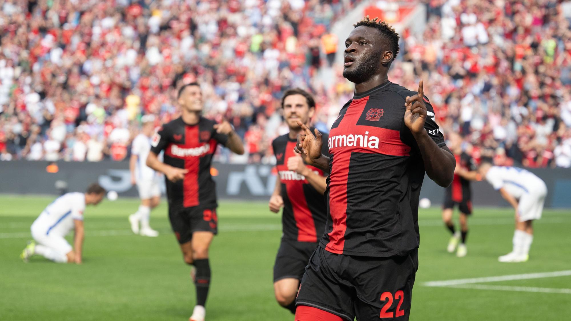 Leverkusens Victor Boniface jubelt über das 1:0.
