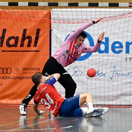 01.09.2023, Handball-Longericher SC Köln-Düsseldorf
Torwart Elvan Kromberg (Longerich) hält den Ball
Foto: Uli Herhaus