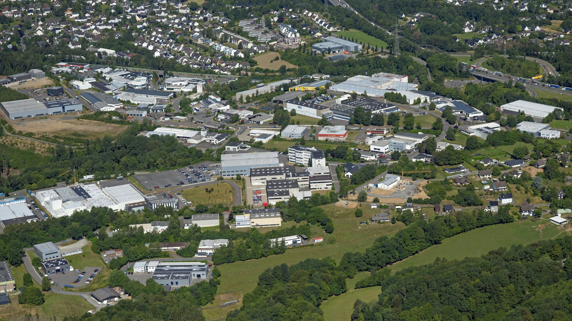 Das Gewerbegebiet Bomig aus der Luft.