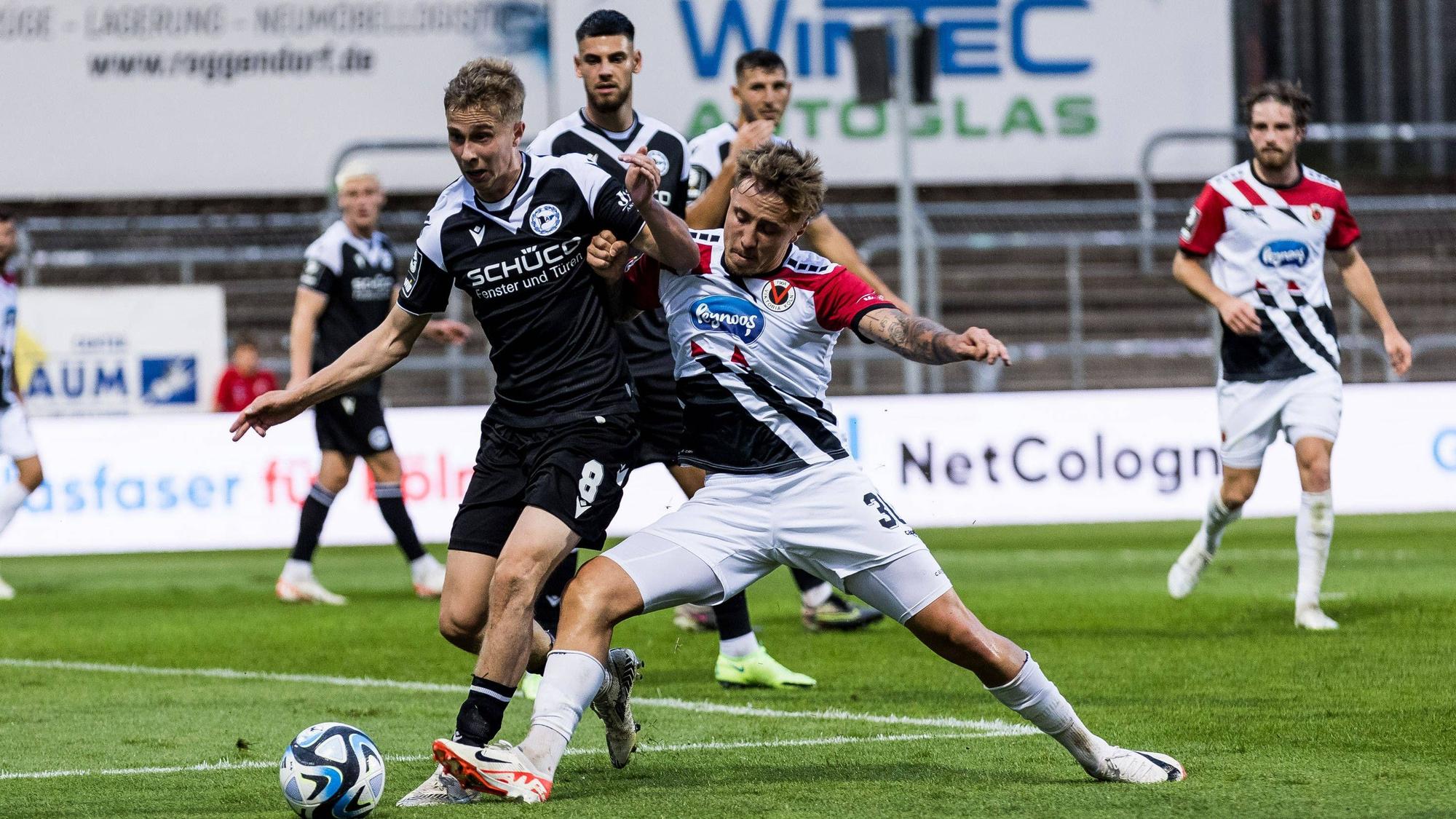 3. Liga: Viktoria Koeln - Arminia Bielefeld 03.09.2023 Sam Schreck Arminia Bielefeld, 8, Luca Marseiler Viktoria Koeln, 30 3. Liga: Viktoria Koeln - Arminia Bielefeld, Koeln, Sportpark Hoehenberg DFB REGULATIONS PROHIBIT ANY USE OF PHOTOGRAPHS AS IMAGE SEQUENCES AND/OR QUASI-VIDEO. *** 3 Liga Viktoria Koeln Arminia Bielefeld 03 09 2023 Sam Schreck Arminia Bielefeld, 8 , Luca Marseiler Viktoria Koeln, 30 3 Liga Viktoria Koeln Arminia Bielefeld, Koeln, Sportpark Hoehenberg DFB REGULATIONS PROHIBIT ANY USE OF PHOTOGRAPHS AS IMAGE SEQUENCES AND OR QUASI VIDEO Copyright: xBEAUTIFULxSPORTS/Wunderlx