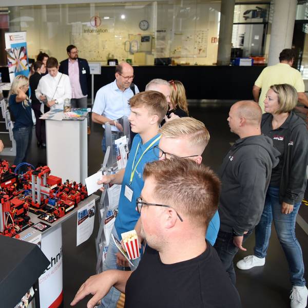 Studien und Berufsorientierungsmesse Campus GM