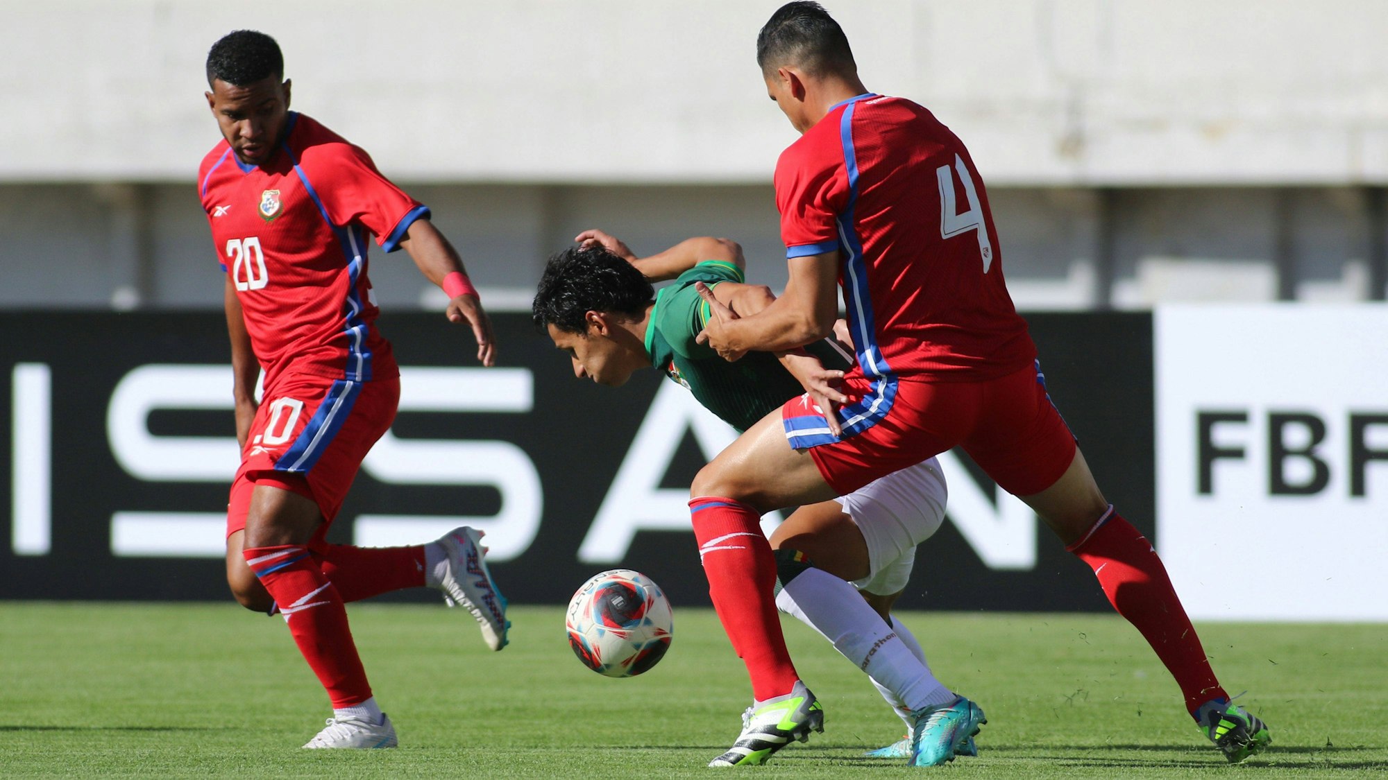 Fußballspieler der Nationalmannschaft von Panama bei einem Spiel.