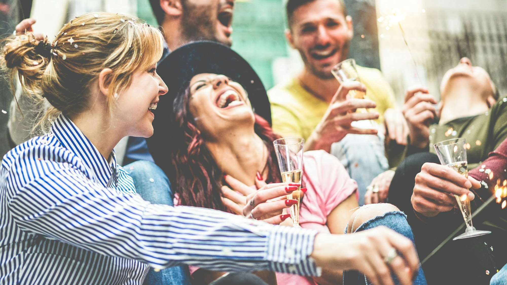Menschen feiern.