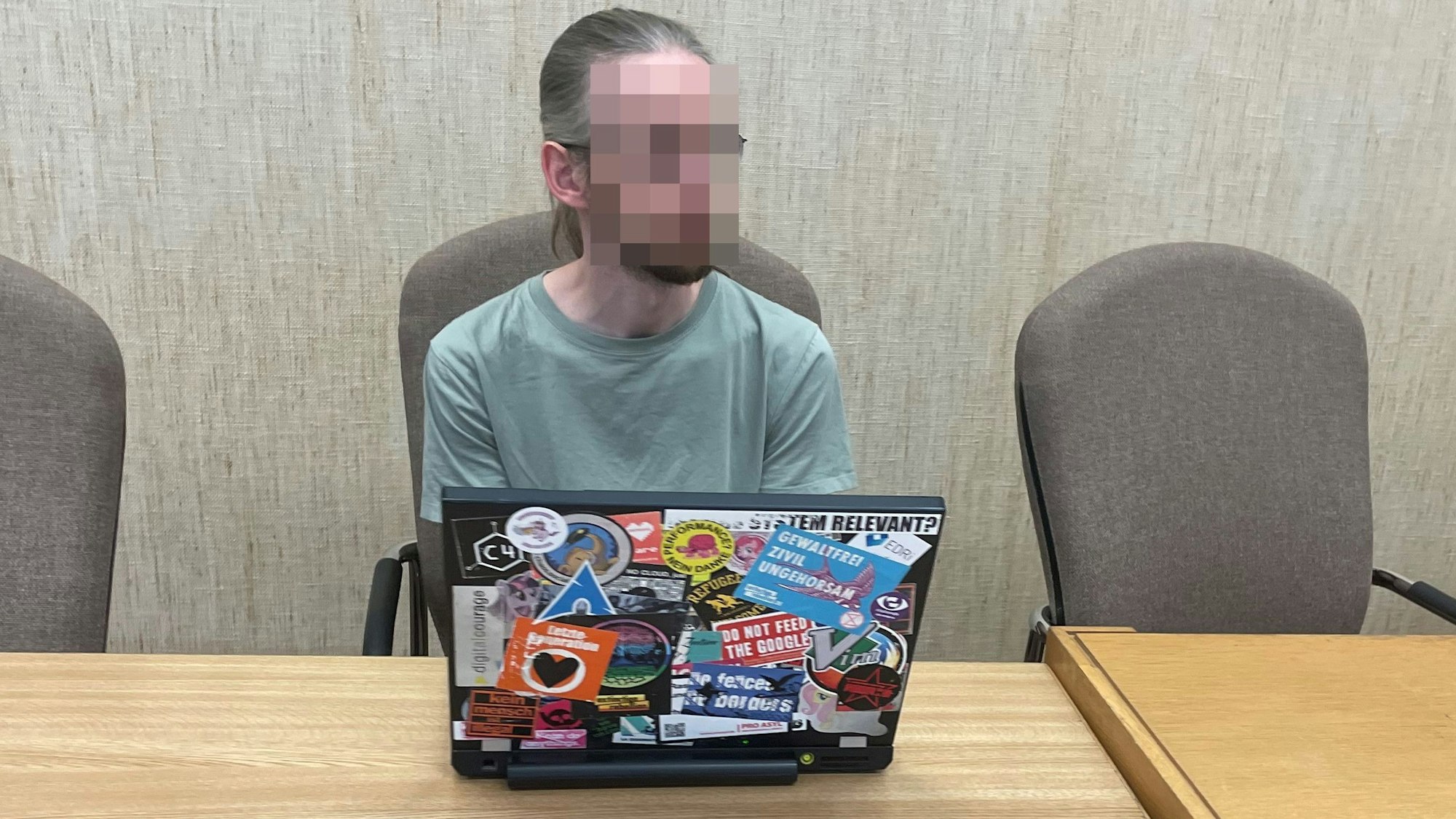 Der Angeklagte Jens V. (38) beim Prozess im Kölner Amtsgericht.