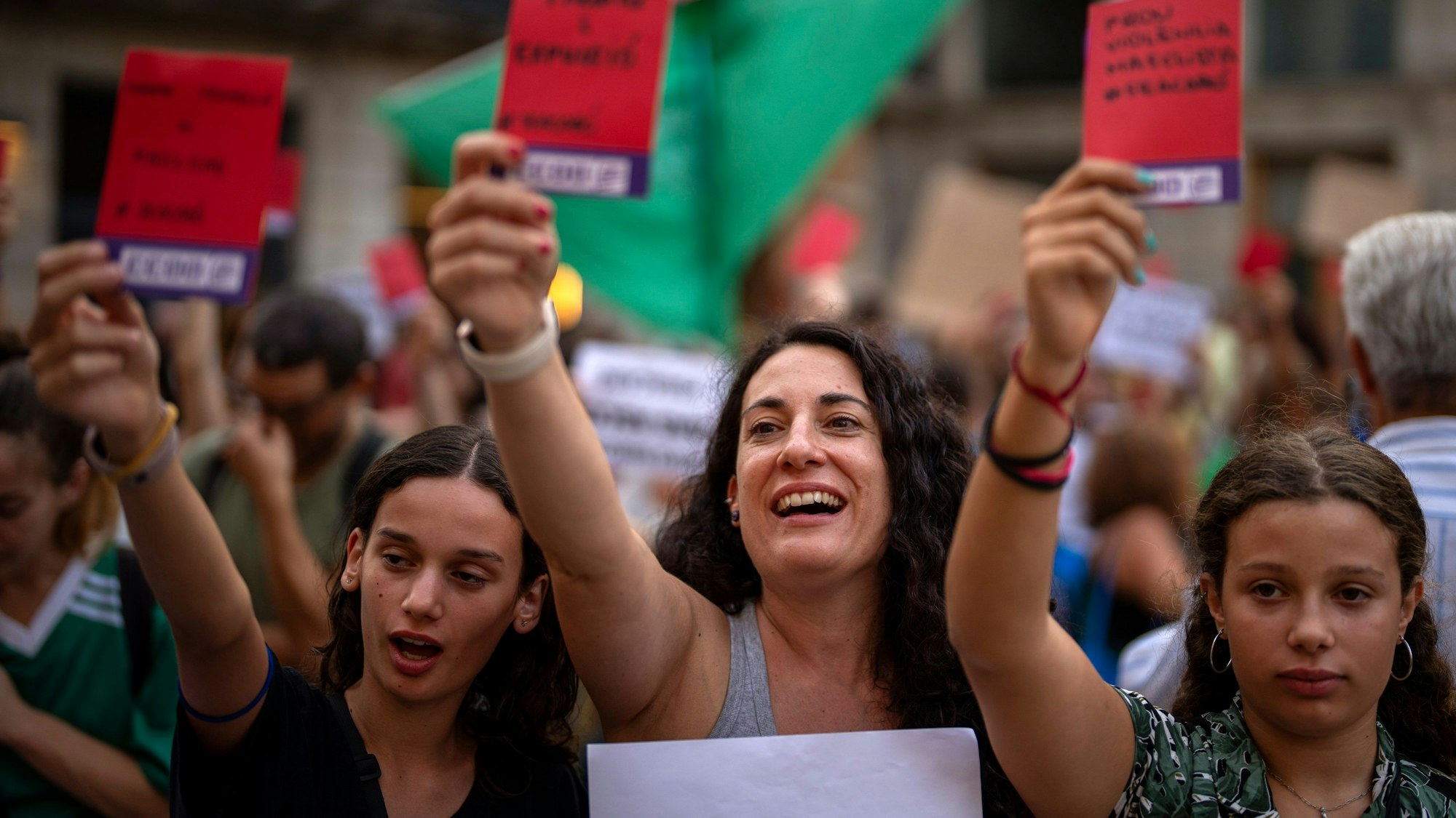 Zahlreiche Demonstrationen zog der Eklat um Luis Rubiales nach sich.