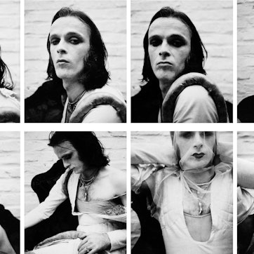 Jürgen Klauke posiert achtmal für die Kamera und wirkt dabei zunehmend androgyner.