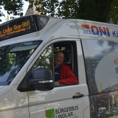 Bürgerbus in Linde mit Fahrer Markus Lücke.