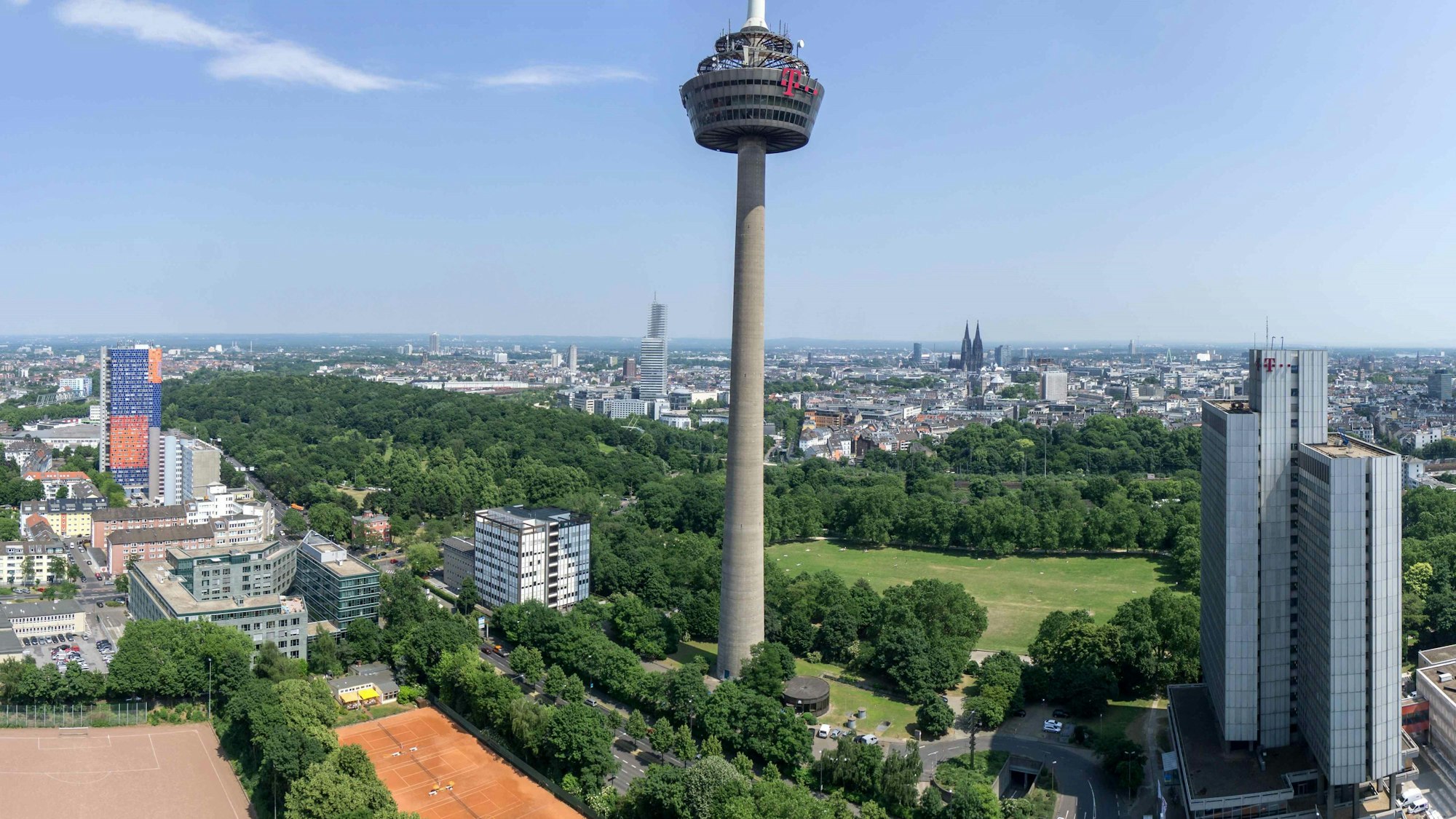 Das Drohnenbild zeigt den Blick auf den Inneren Grüngürtel.
