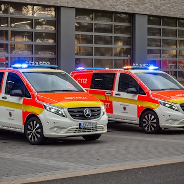 Feuerwehr Leverkusen hat zwei neue Notarztwagen