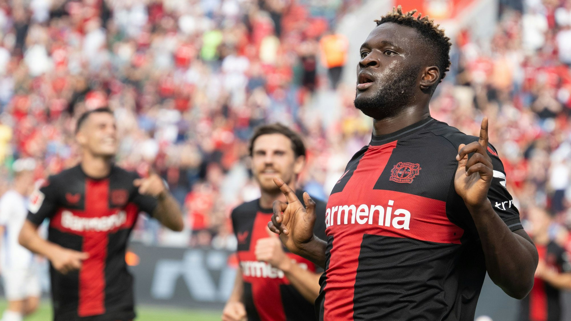 Leverkusens Victor Boniface beim Torjubel