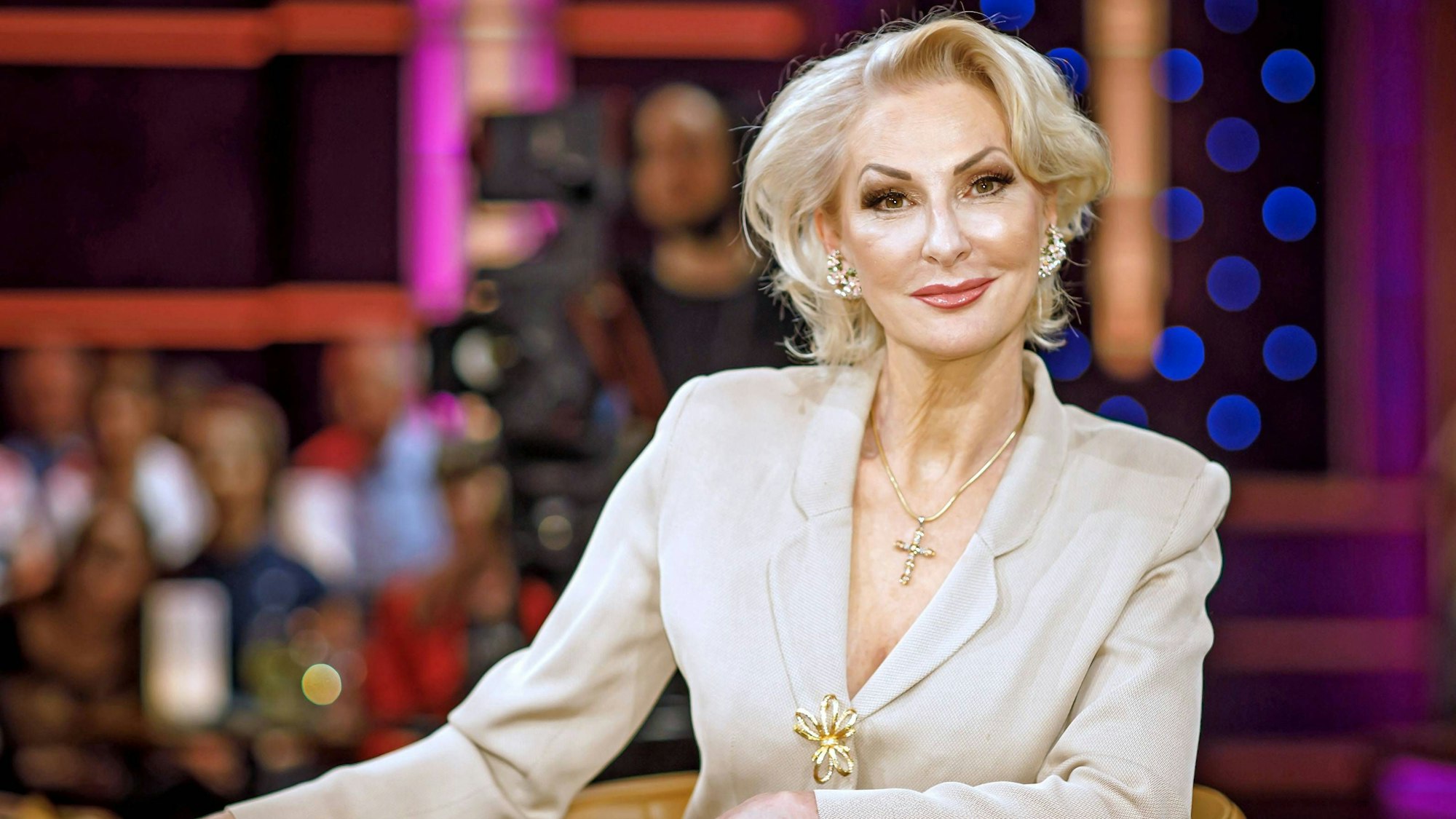 Désirée Nick posiert für Fotografen.