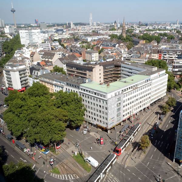 Blick auf den Kölner Barbarossaplatz