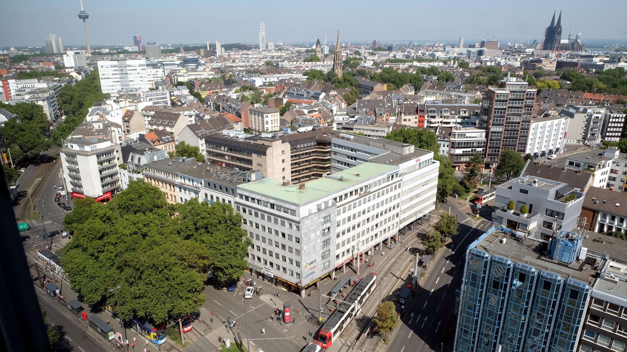 Blick auf den Kölner Barbarossaplatz