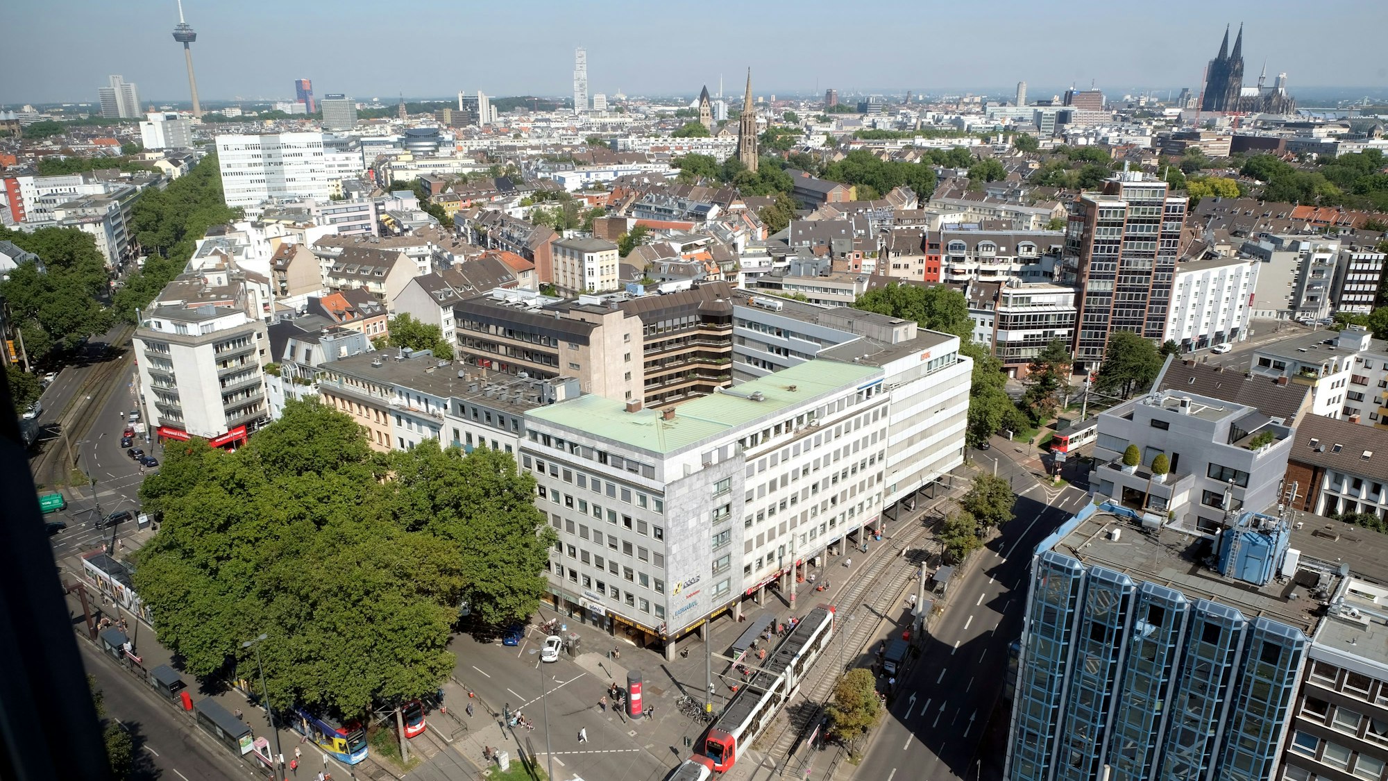 Blick auf den Kölner Barbarossaplatz
