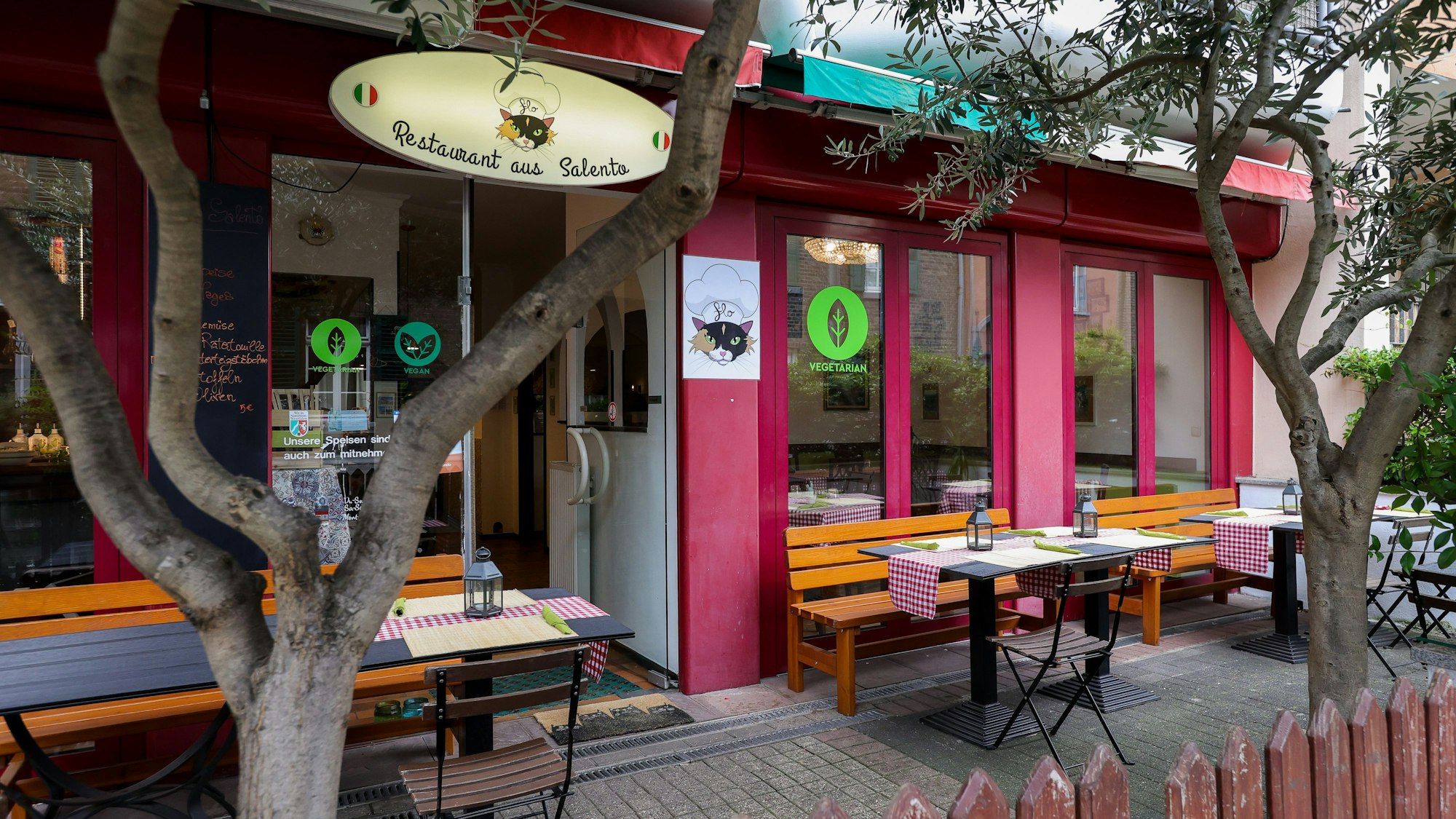Die Terrasse des Flo Salento an der Poller Hauptstraße