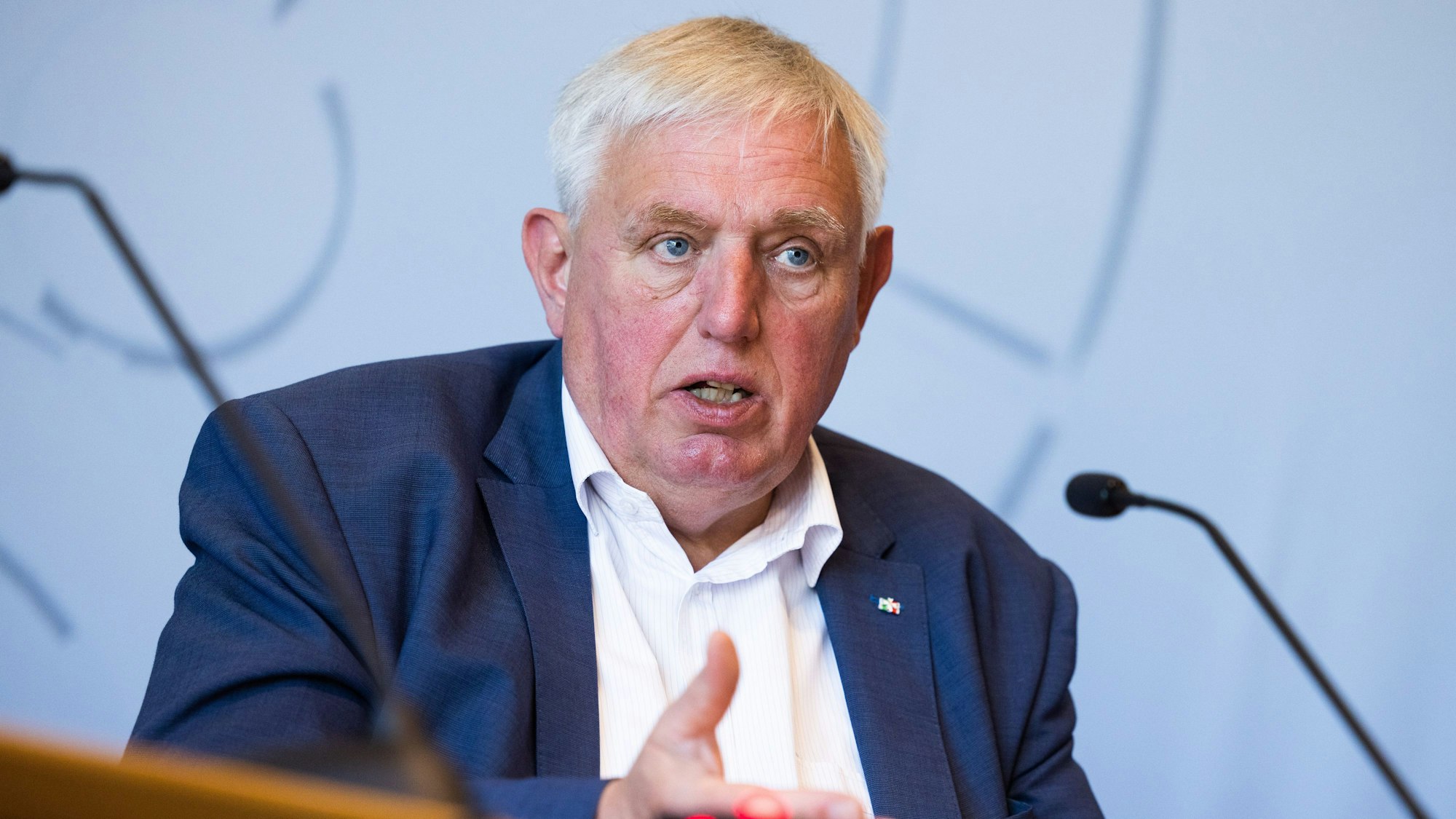 Karl-Josef Laumann, Gesundheitsminister von Nordrhein-Westfalen, spricht bei einer Pressekonferenz.