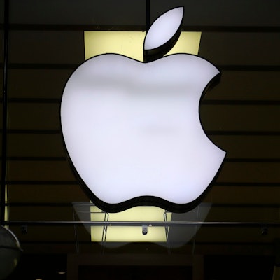 Das Apple-Logo auf einem Geschäft in München