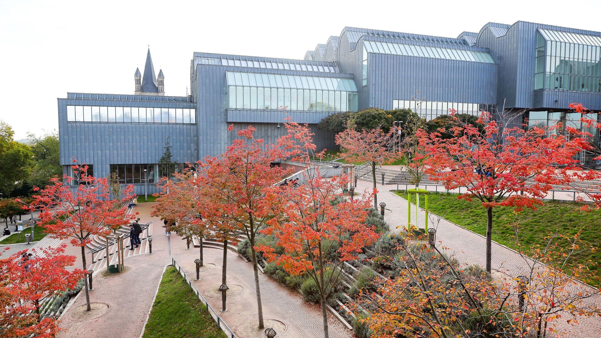 Blick auf das Museum Ludwig und die Philharmonie.