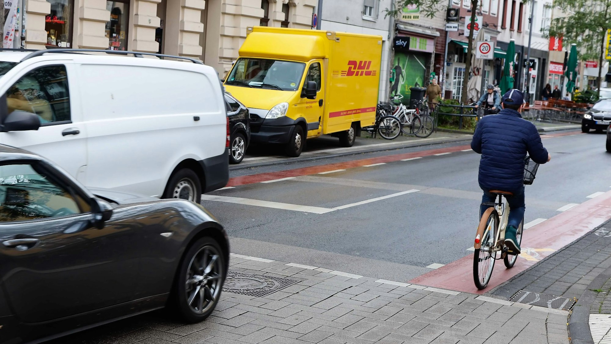 Die Verkehrssituation auf der Venloer Straße.