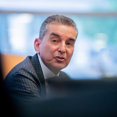 Michel Friedman hat mit „Schlaraffenland abgebrannt“ gerade ein neues Buch veröffentlicht.