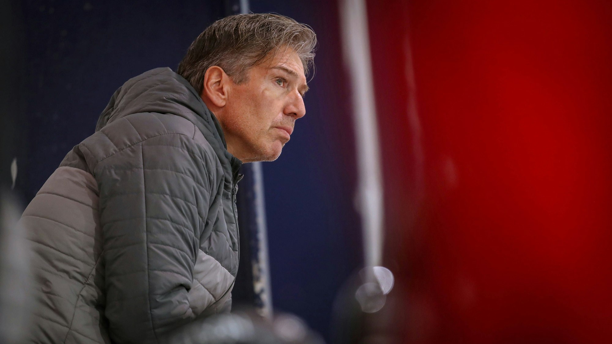 Headcoach Trainer Uwe Krupp Kölner Haie auf der Spielerbank Nordrhein-Westfalen Deutschland.