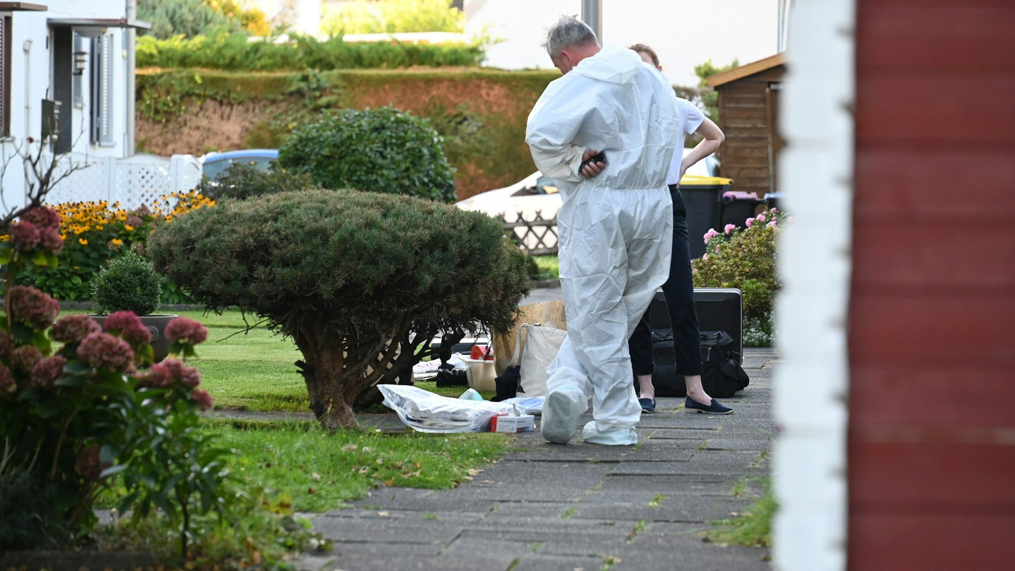 In dem Haus in Pulheim sind umfangreich Spuren gesichert worden.