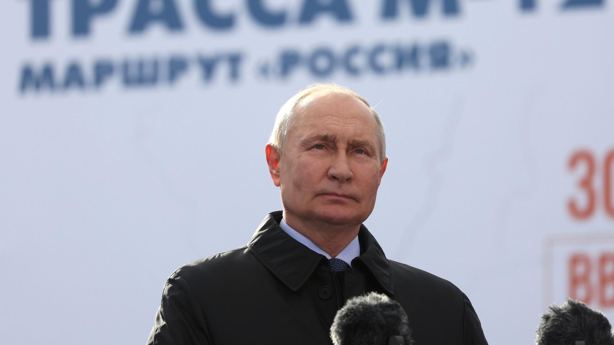 Wladimir Putin, Präsident von Russland, spricht während der Eröffnungszeremonie des nördlichen Abschnitts der Moskauer «Ost»-Autobahn M-12 von Moskau nach Arzamas.