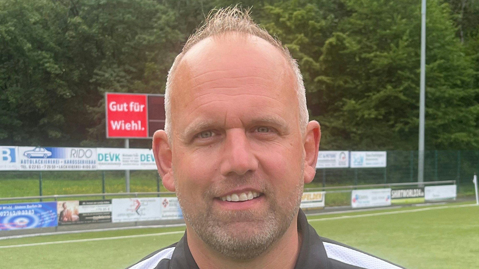 Porträt von Sascha Mühlmann, Trainer des FV Wiehl,